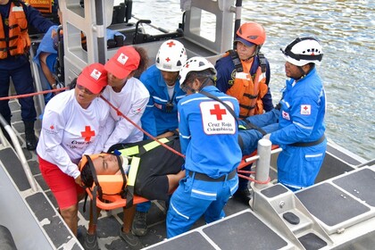 Ejercicio de búsqueda y salvamento marítimo en Cartagena