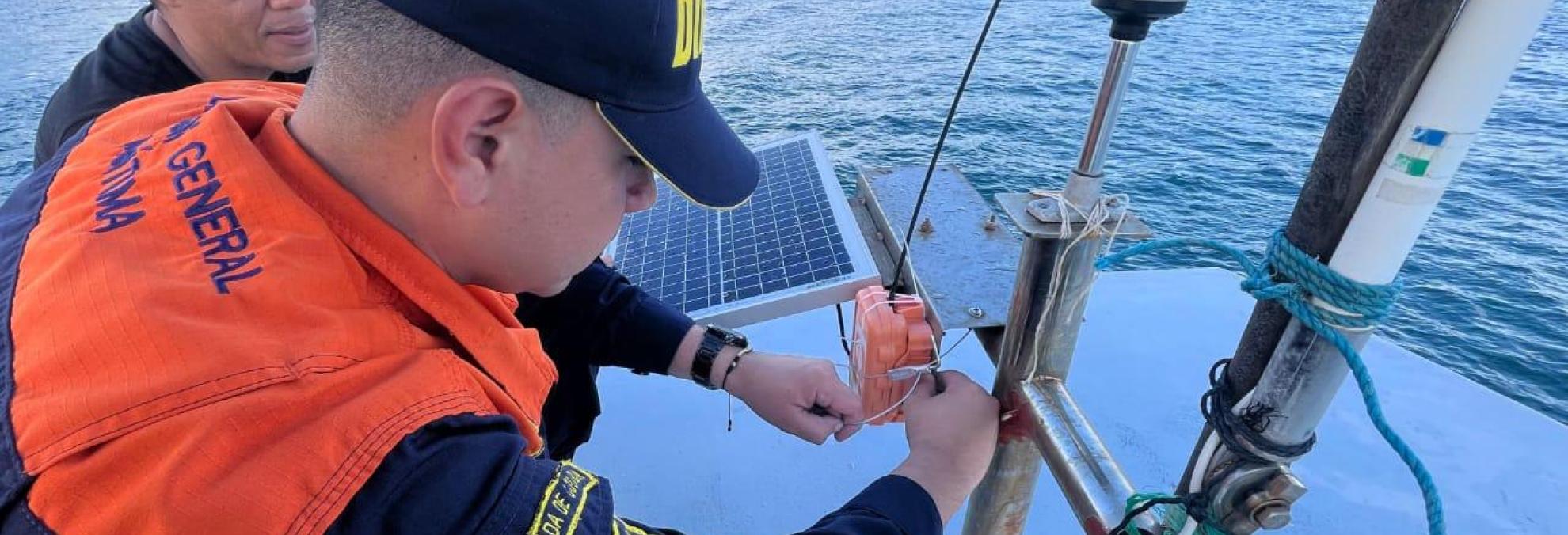 Gobernación y Capitanía de Puerto de San Andrés instalan dispositivos AIS en embarcaciones de pesca artesanal
