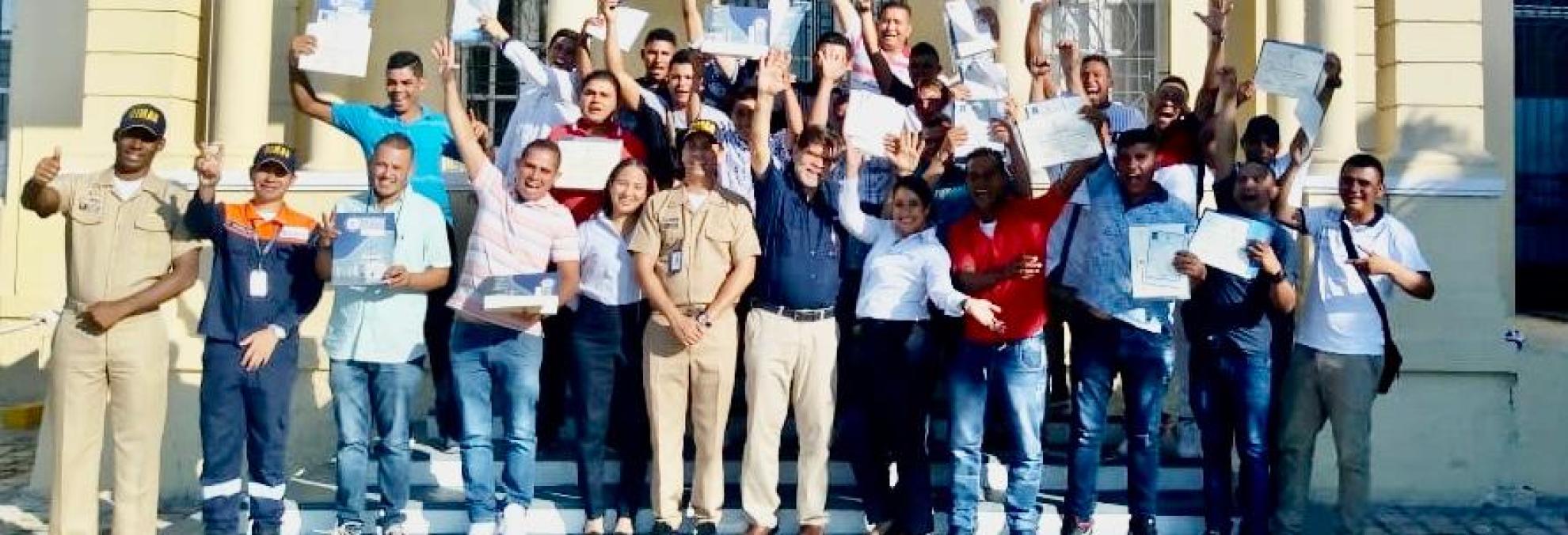 Dimar en Santa Marta hace entrega de diplomas a Motoristas Costaneros