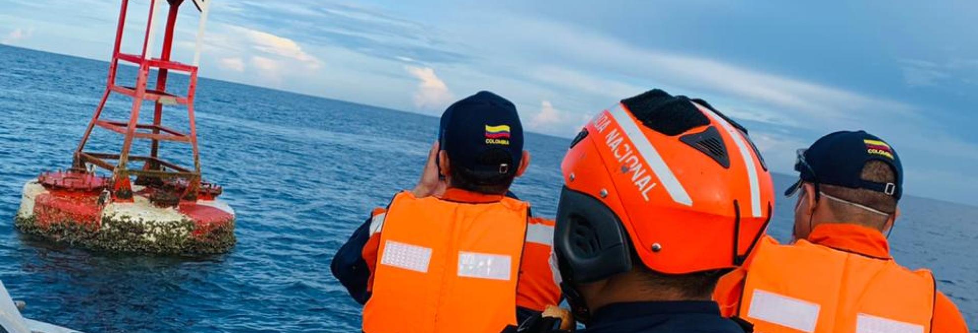 Dimar inspecciona puertos y realiza mantenimiento a los faros ubicados en La Guajira