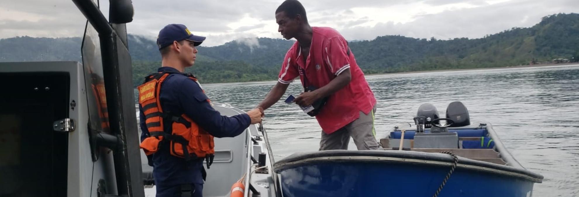 Dimar realiza controles de seguridad en Bahía Solano