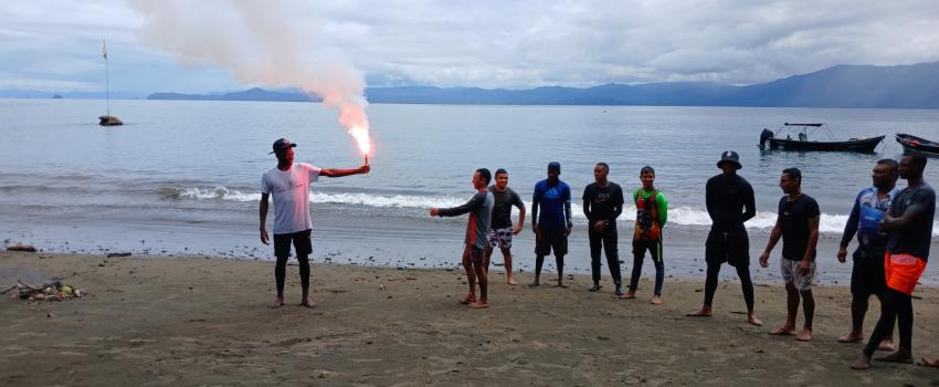 La Dimar y el Sena forman a 20 motoristas costaneros en Bahía Solano